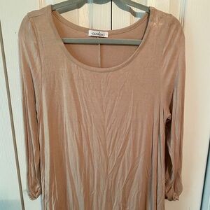 Quarter sleeve boutique top